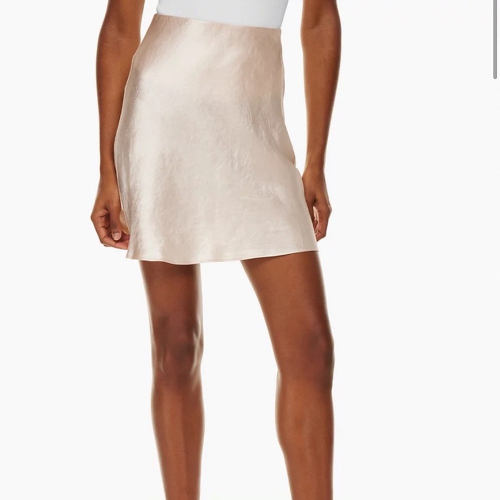 NWT Aritzia Babaton Satin Mini Skirt Light Pink Blush Sz 2